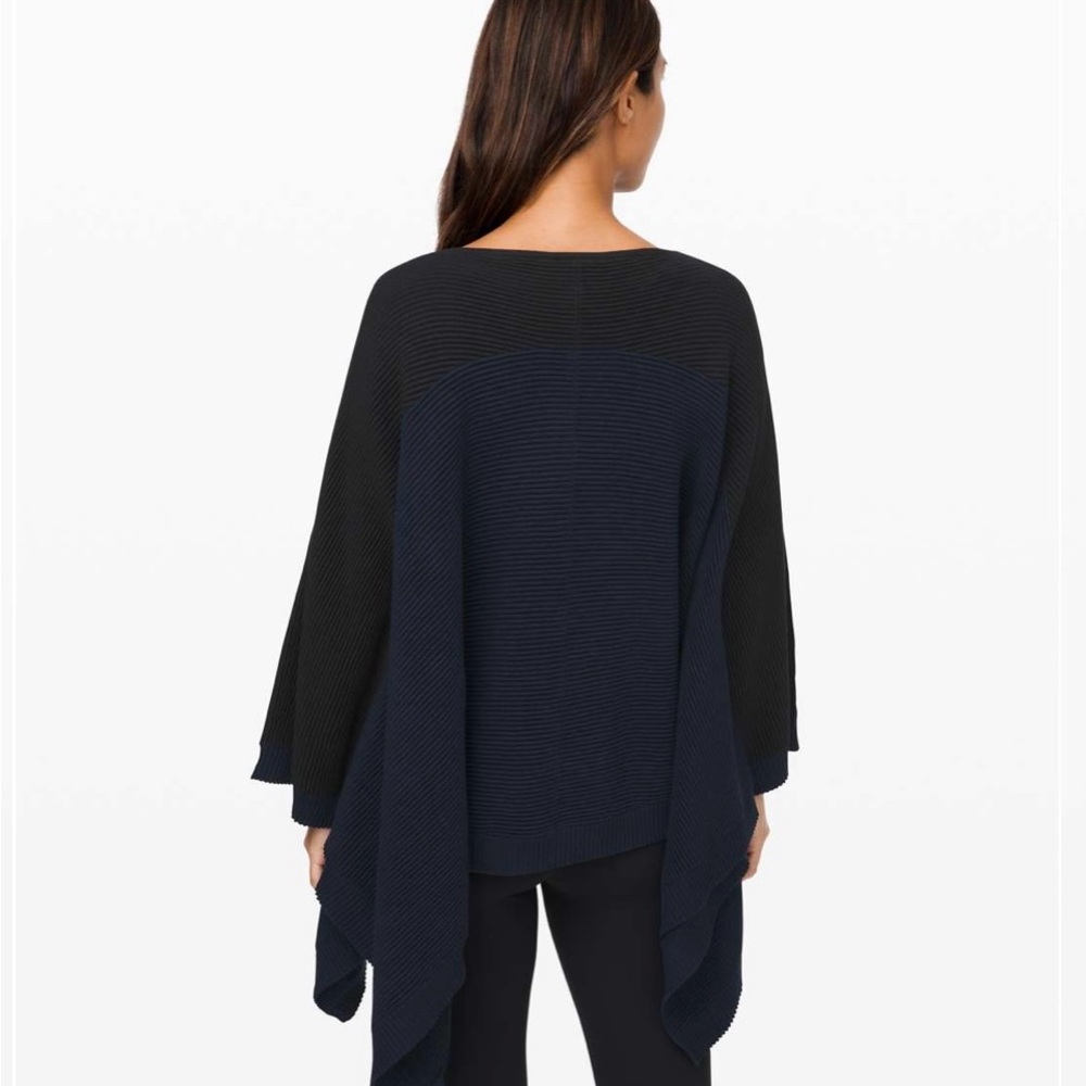 Lululemon Athletica Blue/Black Colorblock Poncho Sweater One Size excellent cond